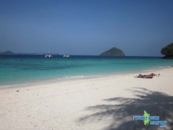 Coral Island Tour + Parasailing