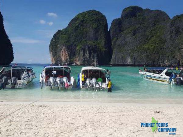 Phi Phi Island Bamboo Island by Speed Boat Premium Tour