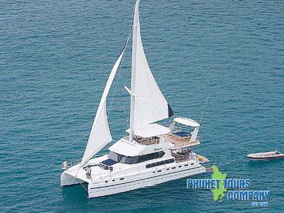 Catamaran Maiton Island Day Tour